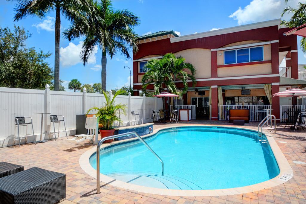 Plantation Inn Hotel And Lounge Extérieur photo
